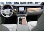 Volvo V90 B4 198PK Momentum Business | Adapt. Cruise | Trekhaak | Draadloze telefoonlader | Verw. Stoel & Stuurwiel | Leder |