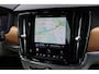 Volvo V90 B4 198PK Momentum Business | Adapt. Cruise | Trekhaak | Draadloze telefoonlader | Verw. Stoel & Stuurwiel | Leder |