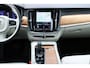 Volvo V90 B4 198PK Momentum Business | Adapt. Cruise | Trekhaak | Draadloze telefoonlader | Verw. Stoel & Stuurwiel | Leder |