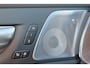 Volvo XC60 T6 Recharge AWD Ultra Dark - Luchtvering - Panorama/schuifdak - IntelliSafe Assist & Surround - 360º Camera - Bowers & Wilkins audio - Verwarmde voorstoelen, stuur & achterbank - Parkeersensoren voor & achter - Elektr. bedienb. voorstoelen met geheugen - Geventileerde voorstoelen - Head up display - Draadloze tel. lader - Extra getint glas - 21' LMV