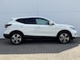 Nissan Qashqai 1.3 DIG-T Design Edition / Airco (automatisch) / Cruise control / Panoramadak / Navigatiesysteem full map /