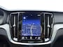 Volvo V60 T6 340pk Inscription / Panorama dak / Trekhaak / Stoel/- en stuurverwaming / Elektrisch verstelbare stoelen / Apple carplay/Android auto / Keyless entry /