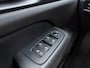 Volvo V60 T6 340pk Inscription / Panorama dak / Trekhaak / Stoel/- en stuurverwaming / Elektrisch verstelbare stoelen / Apple carplay/Android auto / Keyless entry /