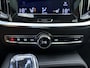 Volvo V60 T6 340pk Inscription / Panorama dak / Trekhaak / Stoel/- en stuurverwaming / Elektrisch verstelbare stoelen / Apple carplay/Android auto / Keyless entry /