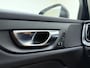 Volvo V60 T6 340pk Inscription / Panorama dak / Trekhaak / Stoel/- en stuurverwaming / Elektrisch verstelbare stoelen / Apple carplay/Android auto / Keyless entry /