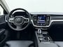 Volvo V60 T6 340pk Inscription / Panorama dak / Trekhaak / Stoel/- en stuurverwaming / Elektrisch verstelbare stoelen / Apple carplay/Android auto / Keyless entry /