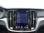 Volvo V60 T6 340pk Inscription / Panorama dak / Trekhaak / Stoel/- en stuurverwaming / Elektrisch verstelbare stoelen / Apple carplay/Android auto / Keyless entry /