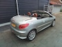 Peugeot 307 CC 2.0-16V OXYGO Zeer lux,s Airco ecc, NL auto met groot beeld nav