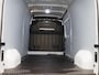 Renault Master T35 2.3 dCi 135Pk L3H2 Comfort | Navigatie | Airco | Betimmering | Parkeersensoren Achter | Achteruitrijcamera | Cruise Control & Snelheidsbegrenzer | Lederen Bekleding | DAB Radio |