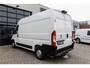 Peugeot Boxer 330 2.2 BlueHDi 140 L2H2 Premium Volle Inrichting I Trekhaak I NAV I Cam