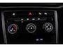 Volkswagen T-Roc Life Edition 1.5 TSI 150pk DSG Automaat Adaptive cruise control, Achteruitrijcamera, LED koplampen, App connect, Parkeersensoren, Airco, DAB, Radio