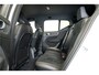Volvo XC40 1.5 T4 Recharge 155kW/211pk DCT7 R-Design LEER/ALCANTARA + ADAPT.CRUISE + NAVI SENSUS + LANE ASSIST + PILOT ASSIST + STOEL-&STUURVERWARMING + CAMERA + KEYLESS ENTRY&GO + EL.TREKHAAK + PARKSENSOREN V&A + 19” LM-VELGEN!!