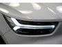 Volvo XC40 1.5 T4 Recharge 155kW/211pk DCT7 R-Design LEER/ALCANTARA + ADAPT.CRUISE + NAVI SENSUS + LANE ASSIST + PILOT ASSIST + STOEL-&STUURVERWARMING + CAMERA + KEYLESS ENTRY&GO + EL.TREKHAAK + PARKSENSOREN V&A + 19” LM-VELGEN!!