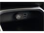 Volvo XC40 1.5 T4 Recharge 155kW/211pk DCT7 R-Design LEER/ALCANTARA + ADAPT.CRUISE + NAVI SENSUS + LANE ASSIST + PILOT ASSIST + STOEL-&STUURVERWARMING + CAMERA + KEYLESS ENTRY&GO + EL.TREKHAAK + PARKSENSOREN V&A + 19” LM-VELGEN!!