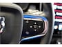 Volvo XC40 1.5 T4 Recharge 155kW/211pk DCT7 R-Design LEER/ALCANTARA + ADAPT.CRUISE + NAVI SENSUS + LANE ASSIST + PILOT ASSIST + STOEL-&STUURVERWARMING + CAMERA + KEYLESS ENTRY&GO + EL.TREKHAAK + PARKSENSOREN V&A + 19” LM-VELGEN!!