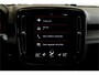 Volvo XC40 1.5 T4 Recharge 155kW/211pk DCT7 R-Design LEER/ALCANTARA + ADAPT.CRUISE + NAVI SENSUS + LANE ASSIST + PILOT ASSIST + STOEL-&STUURVERWARMING + CAMERA + KEYLESS ENTRY&GO + EL.TREKHAAK + PARKSENSOREN V&A + 19” LM-VELGEN!!
