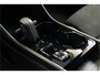 Volvo XC40 1.5 T4 Recharge 155kW/211pk DCT7 R-Design LEER/ALCANTARA + ADAPT.CRUISE + NAVI SENSUS + LANE ASSIST + PILOT ASSIST + STOEL-&STUURVERWARMING + CAMERA + KEYLESS ENTRY&GO + EL.TREKHAAK + PARKSENSOREN V&A + 19” LM-VELGEN!!