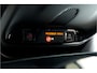 Volvo XC40 1.5 T4 Recharge 155kW/211pk DCT7 R-Design LEER/ALCANTARA + ADAPT.CRUISE + NAVI SENSUS + LANE ASSIST + PILOT ASSIST + STOEL-&STUURVERWARMING + CAMERA + KEYLESS ENTRY&GO + EL.TREKHAAK + PARKSENSOREN V&A + 19” LM-VELGEN!!