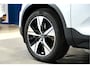 Volvo XC40 1.5 T4 Recharge 155kW/211pk DCT7 R-Design LEER/ALCANTARA + ADAPT.CRUISE + NAVI SENSUS + LANE ASSIST + PILOT ASSIST + STOEL-&STUURVERWARMING + CAMERA + KEYLESS ENTRY&GO + EL.TREKHAAK + PARKSENSOREN V&A + 19” LM-VELGEN!!