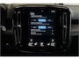Volvo XC40 1.5 T4 Recharge 155kW/211pk DCT7 R-Design LEER/ALCANTARA + ADAPT.CRUISE + NAVI SENSUS + LANE ASSIST + PILOT ASSIST + STOEL-&STUURVERWARMING + CAMERA + KEYLESS ENTRY&GO + EL.TREKHAAK + PARKSENSOREN V&A + 19” LM-VELGEN!!