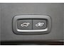 Volvo XC40 1.5 T4 Recharge 155kW/211pk DCT7 R-Design LEER/ALCANTARA + ADAPT.CRUISE + NAVI SENSUS + LANE ASSIST + PILOT ASSIST + STOEL-&STUURVERWARMING + CAMERA + KEYLESS ENTRY&GO + EL.TREKHAAK + PARKSENSOREN V&A + 19” LM-VELGEN!!