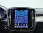 Volvo XC40 B3 177pk Plus Black Edition / Harman en kardon audio / Stoel/- en stuurverwarming / Elektrisch verstelbare stoelen /