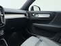 Volvo XC40 B3 177pk Plus Black Edition / Harman en kardon audio / Stoel/- en stuurverwarming / Elektrisch verstelbare stoelen /