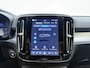 Volvo XC40 B3 177pk Plus Black Edition / Harman en kardon audio / Stoel/- en stuurverwarming / Elektrisch verstelbare stoelen /