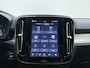 Volvo XC40 B3 177pk Plus Black Edition / Harman en kardon audio / Stoel/- en stuurverwarming / Elektrisch verstelbare stoelen /