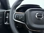 Volvo XC40 B3 177pk Plus Black Edition / Harman en kardon audio / Stoel/- en stuurverwarming / Elektrisch verstelbare stoelen /