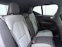 Volvo XC40 B3 177pk Plus Black Edition / Harman en kardon audio / Stoel/- en stuurverwarming / Elektrisch verstelbare stoelen /