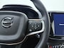 Volvo XC40 B3 177pk Plus Black Edition / Harman en kardon audio / Stoel/- en stuurverwarming / Elektrisch verstelbare stoelen /