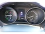 Toyota C-HR / C-HR+ 2.0 Hybrid Bi-Tone Parkeersensoren, JBL Audio, Achteruitrijcamera, parkeer assist, Android/apple carplay,