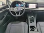Volkswagen Golf 1.0 TSI Life / App-connect / Navigatie / Parkeersensoren / Clima / LED verlichting / LM velgen /