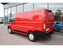 Peugeot Boxer 330 2.2 BlueHDi 120pk L1H1 Premium Airco Navi Camera Trekhaak BPM-vrij 1e eigenaar dealer onderhouden