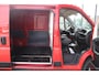 Peugeot Boxer 330 2.2 BlueHDi 120pk L1H1 Premium Airco Navi Camera Trekhaak BPM-vrij 1e eigenaar dealer onderhouden