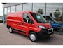 Peugeot Boxer 330 2.2 BlueHDi 120pk L1H1 Premium Airco Navi Camera Trekhaak BPM-vrij 1e eigenaar dealer onderhouden