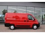 Peugeot Boxer 330 2.2 BlueHDi 120pk L1H1 Premium Airco Navi Camera Trekhaak BPM-vrij 1e eigenaar dealer onderhouden