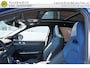 Lynk & Co 01 1.5 261PK! OKT 2023 MY23 ORIGINEEL NL DEALER ONDERHOUDEN ZWARTE HEMEL 360CAMERA ROLHOES PANORAMADAK 6,6KWH LADEN 20INCH ADAPTIEVE CRUISE ANDROID-APPLECARPLAY NAVI STOELVERWARMING CLIMA PDC LED ENZ...