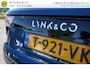 Lynk & Co 01 1.5 261PK! OKT 2023 MY23 ORIGINEEL NL DEALER ONDERHOUDEN ZWARTE HEMEL 360CAMERA ROLHOES PANORAMADAK 6,6KWH LADEN 20INCH ADAPTIEVE CRUISE ANDROID-APPLECARPLAY NAVI STOELVERWARMING CLIMA PDC LED ENZ...