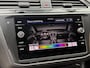 Volkswagen Tiguan 1.4 TSI eHybrid R-Line Business+ Trekhaak uitklapbaar | LED IQ. Light | Getint glas | Achteruitrijcamera | Parkeersensoren voor en achter | Navigatiesysteem | Apple CarPlay/Android Auto | Cruise control adaptief
