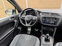 Volkswagen Tiguan 1.4 TSI eHybrid R-Line Business+ Trekhaak uitklapbaar | LED IQ. Light | Getint glas | Achteruitrijcamera | Parkeersensoren voor en achter | Navigatiesysteem | Apple CarPlay/Android Auto | Cruise control adaptief