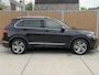 Volkswagen Tiguan 1.4 TSI eHybrid R-Line Business+ Trekhaak uitklapbaar | LED IQ. Light | Getint glas | Achteruitrijcamera | Parkeersensoren voor en achter | Navigatiesysteem | Apple CarPlay/Android Auto | Cruise control adaptief