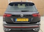 Volkswagen Tiguan 1.4 TSI eHybrid R-Line Business+ Trekhaak uitklapbaar | LED IQ. Light | Getint glas | Achteruitrijcamera | Parkeersensoren voor en achter | Navigatiesysteem | Apple CarPlay/Android Auto | Cruise control adaptief