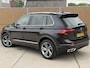 Volkswagen Tiguan 1.4 TSI eHybrid R-Line Business+ Trekhaak uitklapbaar | LED IQ. Light | Getint glas | Achteruitrijcamera | Parkeersensoren voor en achter | Navigatiesysteem | Apple CarPlay/Android Auto | Cruise control adaptief
