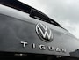 Volkswagen Tiguan 1.4 TSI eHybrid R-Line Business+ Trekhaak uitklapbaar | LED IQ. Light | Getint glas | Achteruitrijcamera | Parkeersensoren voor en achter | Navigatiesysteem | Apple CarPlay/Android Auto | Cruise control adaptief