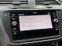 Volkswagen Tiguan 1.4 TSI eHybrid R-Line Business+ Trekhaak uitklapbaar | LED IQ. Light | Getint glas | Achteruitrijcamera | Parkeersensoren voor en achter | Navigatiesysteem | Apple CarPlay/Android Auto | Cruise control adaptief