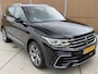 Volkswagen Tiguan 1.4 TSI eHybrid R-Line Business+ Trekhaak uitklapbaar | LED IQ. Light | Getint glas | Achteruitrijcamera | Parkeersensoren voor en achter | Navigatiesysteem | Apple CarPlay/Android Auto | Cruise control adaptief