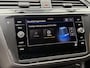 Volkswagen Tiguan 1.4 TSI eHybrid R-Line Business+ Trekhaak uitklapbaar | LED IQ. Light | Getint glas | Achteruitrijcamera | Parkeersensoren voor en achter | Navigatiesysteem | Apple CarPlay/Android Auto | Cruise control adaptief