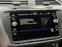Volkswagen Tiguan 1.4 TSI eHybrid R-Line Business+ Trekhaak uitklapbaar | LED IQ. Light | Getint glas | Achteruitrijcamera | Parkeersensoren voor en achter | Navigatiesysteem | Apple CarPlay/Android Auto | Cruise control adaptief